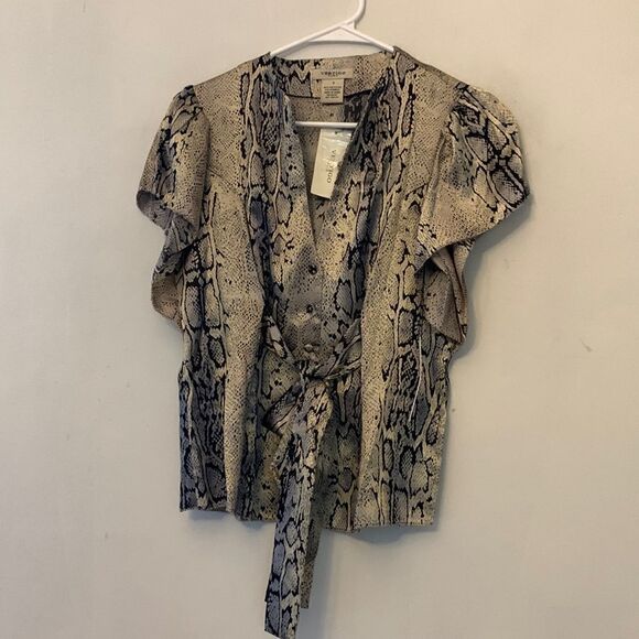 VERTIGO PARIS BLOUSE short sleeve snakeskin  Size S NWT - Picture 1 of 10